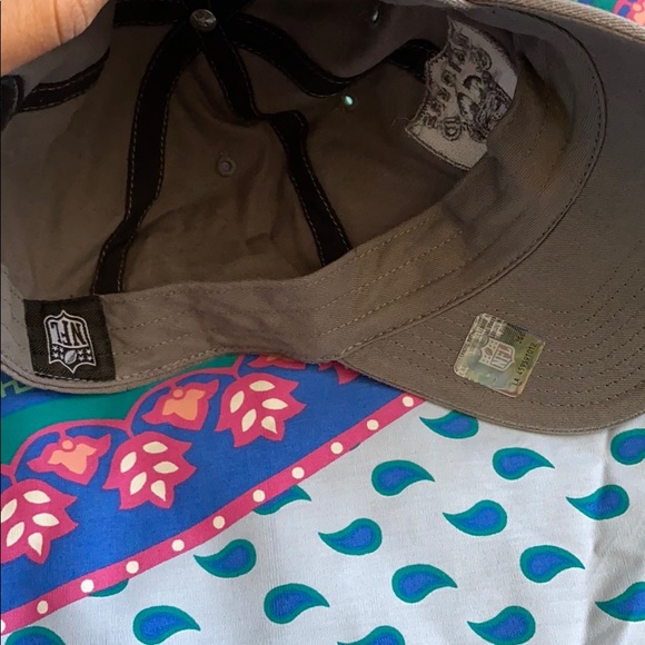 Hat - Picture 3 of 4